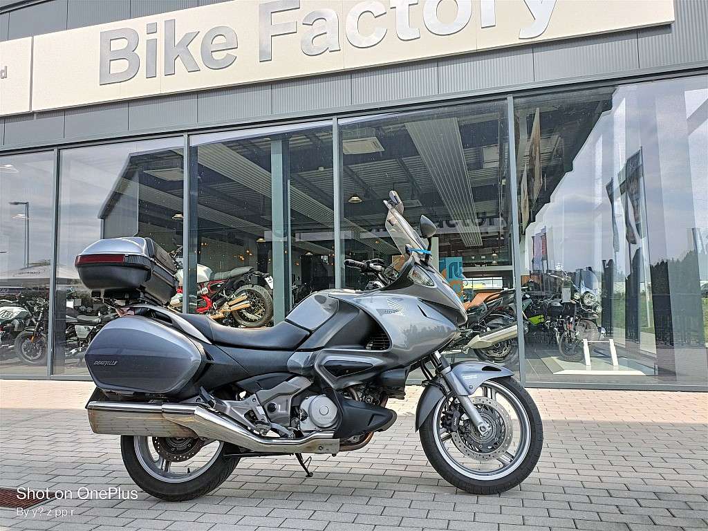 Honda NT 700V Deauville Silber Met. (E003449) Tourer