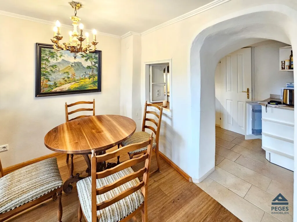 Altstadt-Zauber modern interpretiert: stilvoll-modern möbliertes 2-Zimmer-Apartment – pohled 3