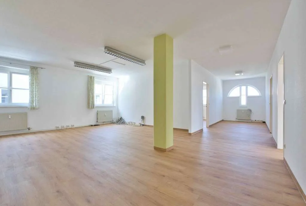 Attraktive Bürofläche am Stadtplatz Vöcklabruck! Teilbar!! - Ansicht 3