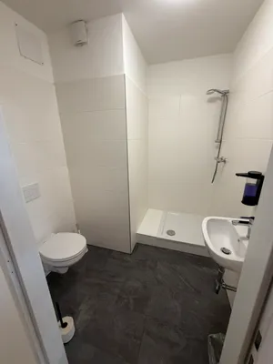 2-Zimmer-Gewerbeimmobilie mieten in Gänserndorf – 190 m², € 2.280 – Bild 2 von 5