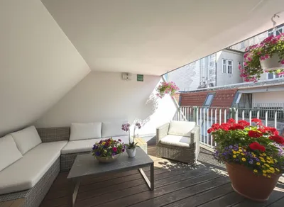 1060 Nähe Naschmarkt! Loftartige moderne 4-Zimmer DG-Maisonette mit Terrasse! – Bild 2