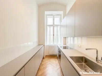 Herrschaftlich Residieren | Erstbezug 4 Zimmer Wohnung | Im Herzen der Inneren Stadt – Bild 2