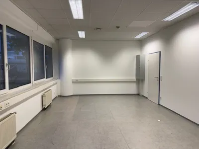 1-Zimmer-Gewerbeimmobilie mieten in Linz – 37 m², € 487 – Bild 8 von 16