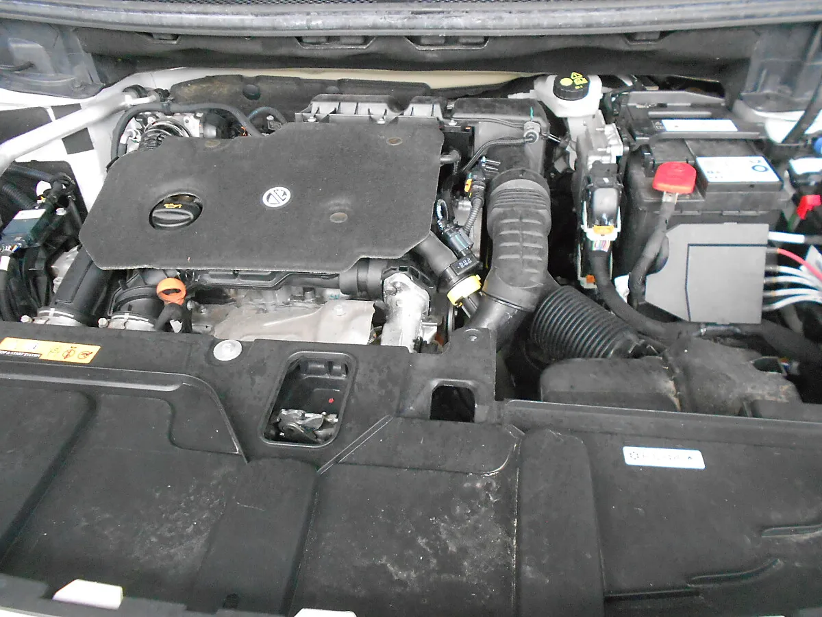 Peugeot 3008 1.5 BlueHDi 130 FAP GT (EURO 6d) – Bild 16