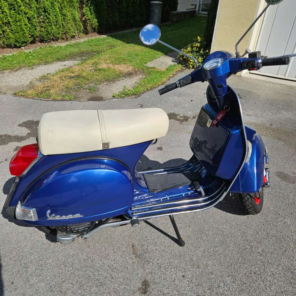 Vespa PX