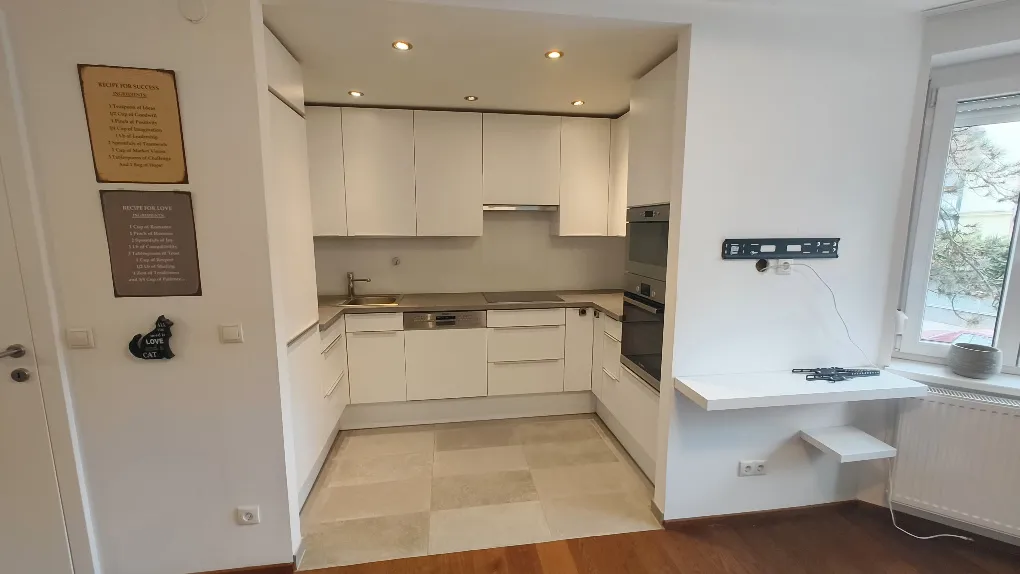 PRIVAT - sonnige und moderne Wohnung - U4 fußläufig erreichbar - Widok 3