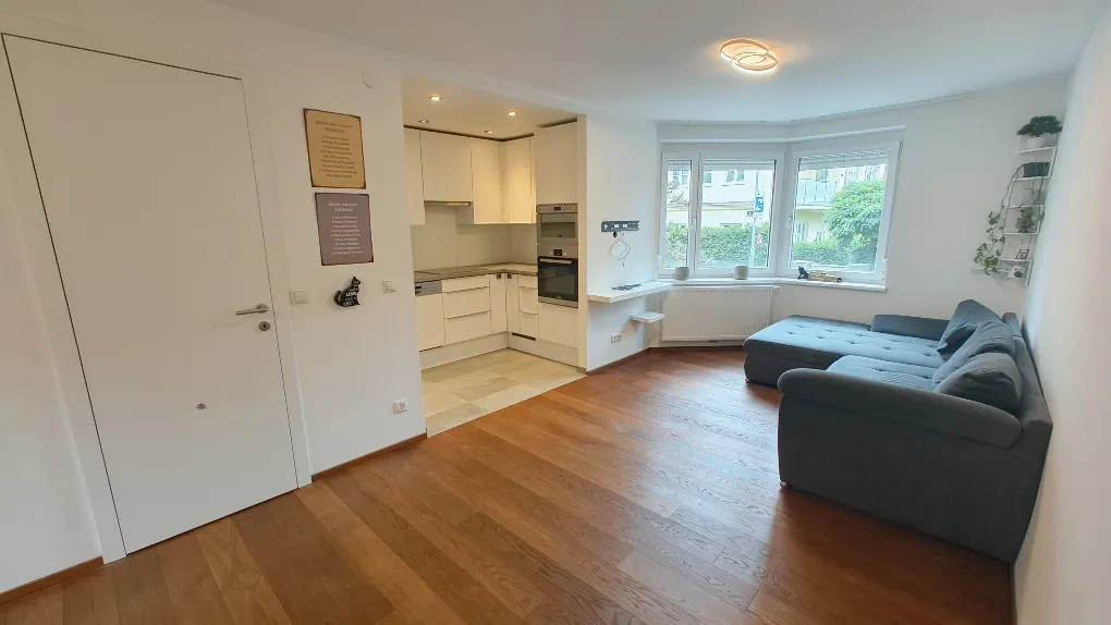 PRIVAT - sonnige und moderne Wohnung - U4 fußläufig erreichbar - Widok 2