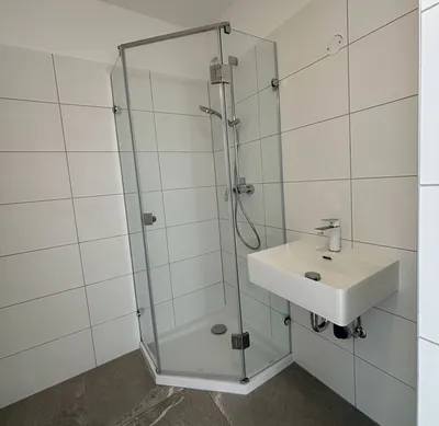 Generalsanierte 2 Zimmer Wohnung in direkter Nähe zum Bahnhof Hütteldorf – Bild 3