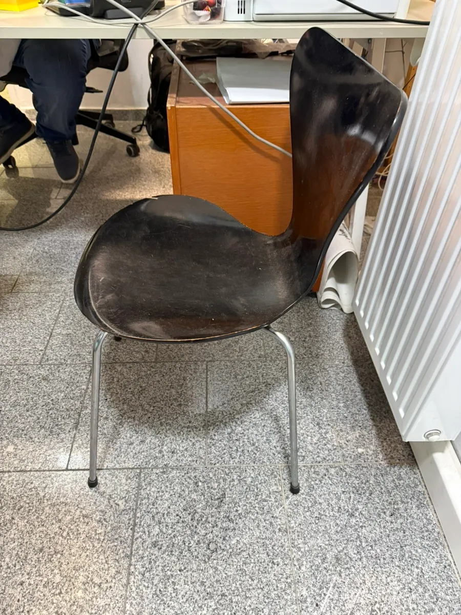 Fritz Hansen Stuhl, Serie 7 (2x), € 200,- (1100 Wien)