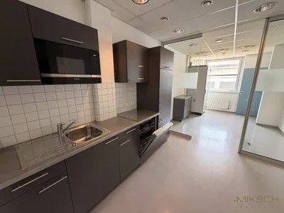 Gewerbeimmobilie mieten in Sankt Pölten – 2 670 m², € 10 – Bild 2 von 17