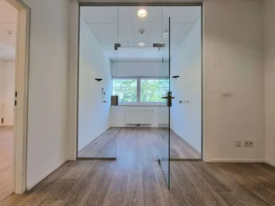 6-Zimmer-Gewerbeimmobilie mieten in Sankt Pölten – 263 m², € 2.995 – Bild 11 von 26