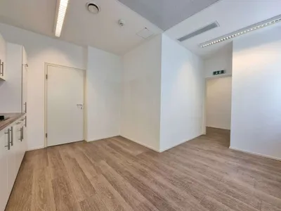 6-Zimmer-Gewerbeimmobilie mieten in Sankt Pölten – 263 m², € 2.995 – Bild 19 von 26