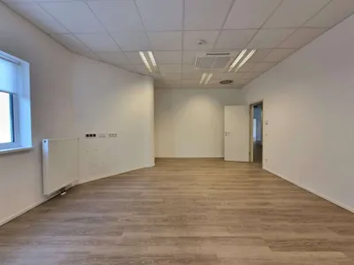 6-Zimmer-Gewerbeimmobilie mieten in Sankt Pölten – 263 m², € 2.995 – Bild 14 von 26