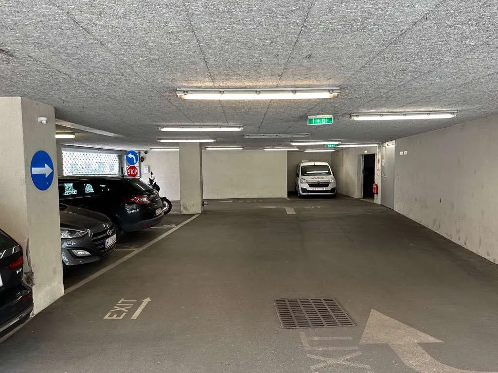Garagenplatz - bei U6 Station Josefstädterstrasse Brunnengasse Neulerchenfelderstrasse - Ansicht 3