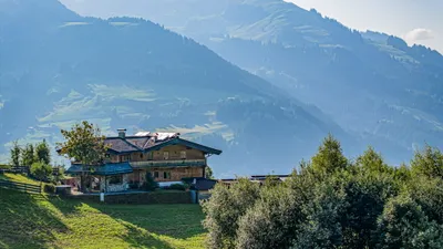 4-Zimmer-Wohnung kaufen in Kitzbühel – 302 m², € 3.800.000 – Bild 2 von 6
