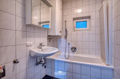 2-Zimmer-Wohnung kaufen in Vöcklabruck – 65 m², € 196.000 – Bild 4 von 17