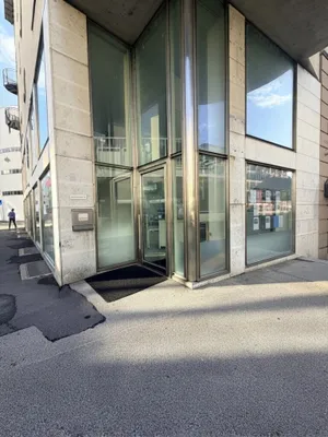 3-Zimmer-Gewerbeimmobilie mieten in Linz – 119 m², € 1.281 – Bild 2 von 12