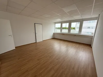 2-Zimmer-Gewerbeimmobilie mieten in Baden – 76 m², € 884 – Bild 4 von 6