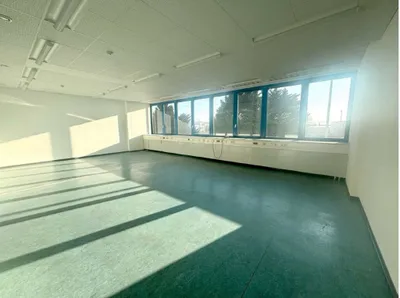 2-Zimmer-Gewerbeimmobilie mieten in Mödling – 75 m², € 972 – Bild 2 von 6