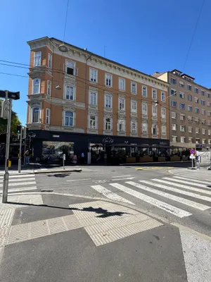 15-Zimmer-Gewerbeimmobilie mieten in Graz – 452 m², € 2.513 – Bild 1 von 9