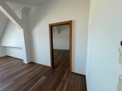 15-Zimmer-Gewerbeimmobilie mieten in Graz – 452 m², € 2.513 – Bild 6 von 9