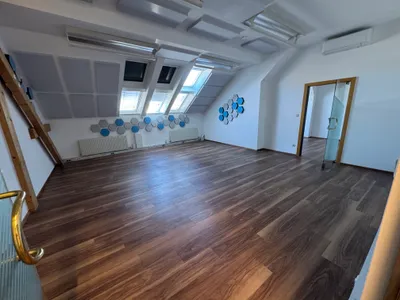 15-Zimmer-Gewerbeimmobilie mieten in Graz – 452 m², € 2.513 – Bild 5 von 9