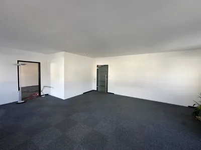 3-Zimmer-Gewerbeimmobilie mieten in Lienz – 94 m², € 1.210