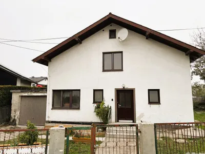 6-Zimmer-Haus kaufen in Wels-Land – 135 m², € 213.000 – Bild 1 von 10