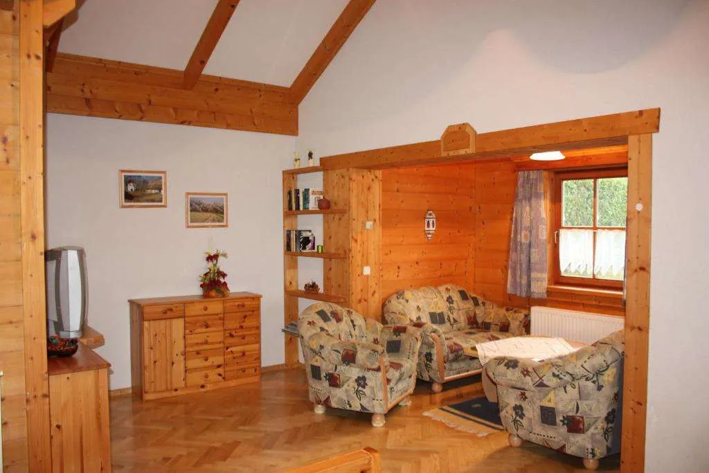 Wochenendhaus/ Ferienhaus im Grünen für Langzeitmiete - Vista 2