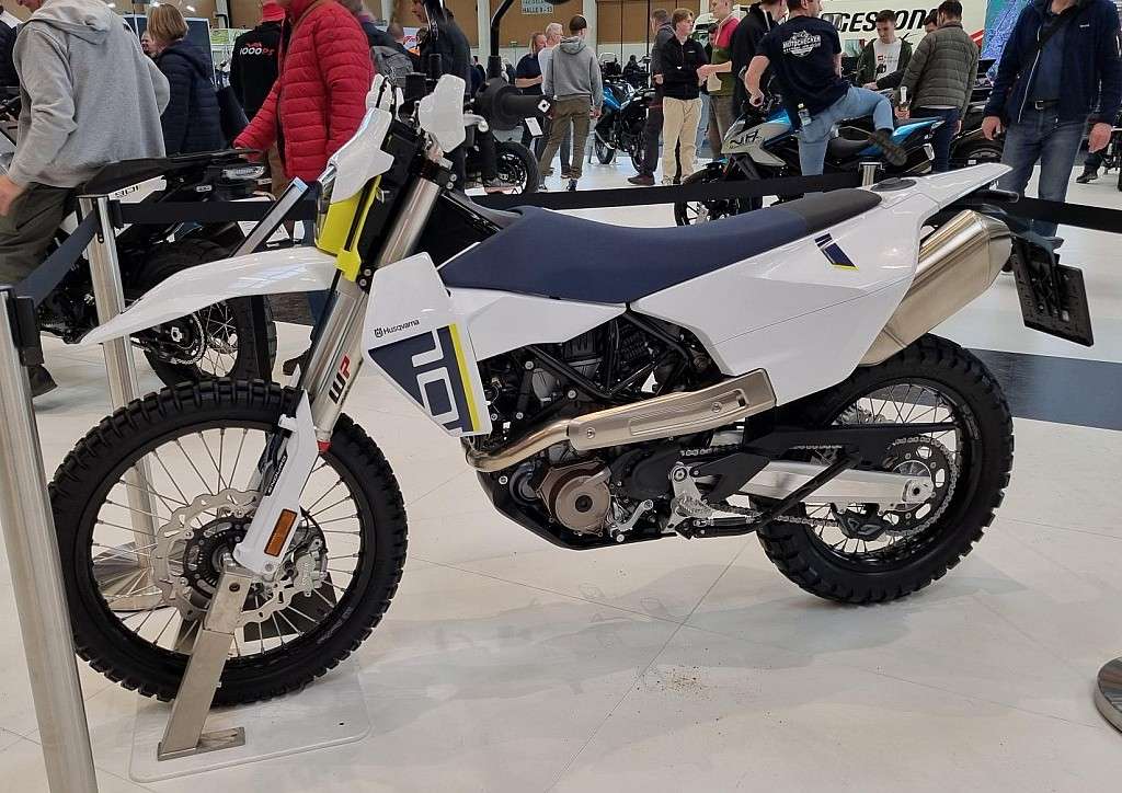 Husqvarna 701 Enduro COMING SOON: MY2025 - STÄRKER DENN J... Enduro