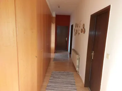 8-Zimmer-Haus mieten in Baden – 200 m², € 1.650 – Bild 7 von 15