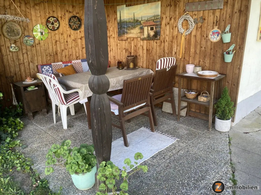 Einfamilienhaus mit Nebengebäuden und gepflegtem Garten! – pohled 3