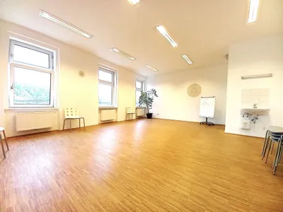 6-Zimmer-Gewerbeimmobilie mieten in Sankt Pölten Land – 176 m², € 2.886 – Bild 1 von 8