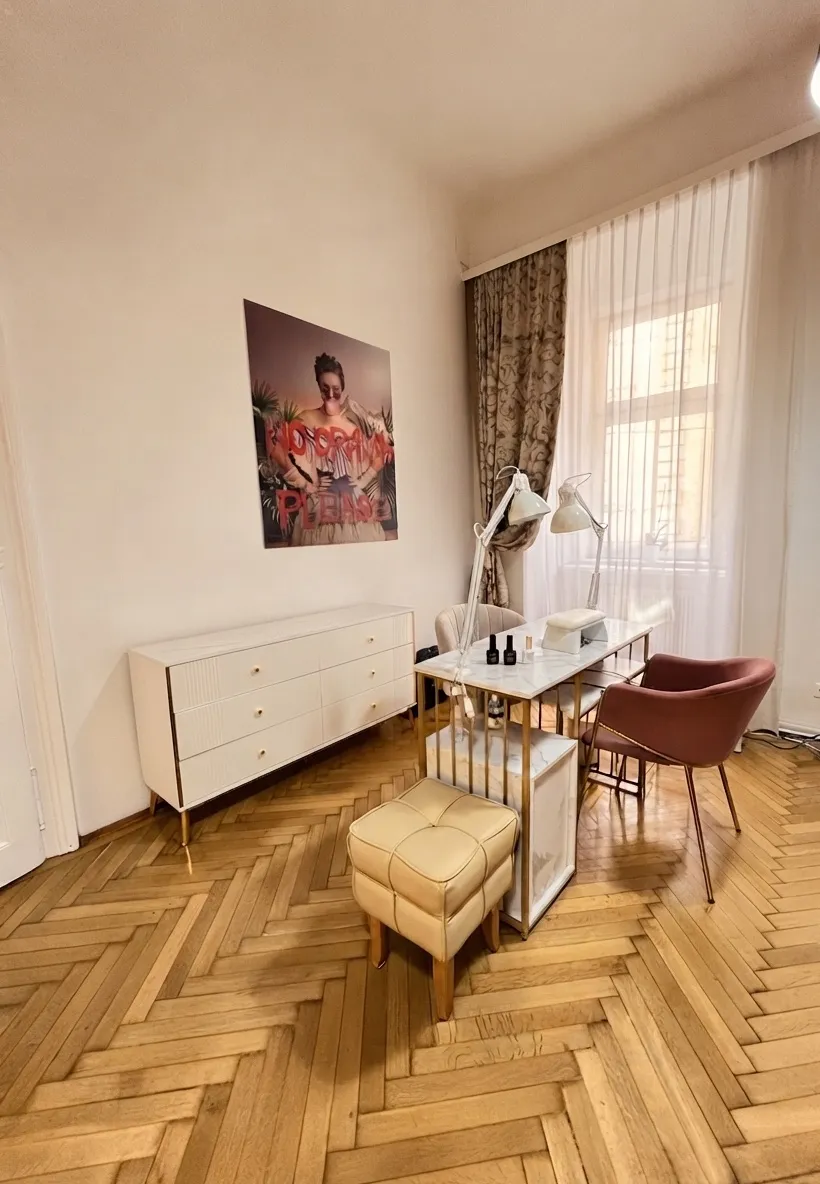 Voll ausgestatteter Nagelarbeitsplatz im Kosmetikstudio zu vermieten - Ansicht 2