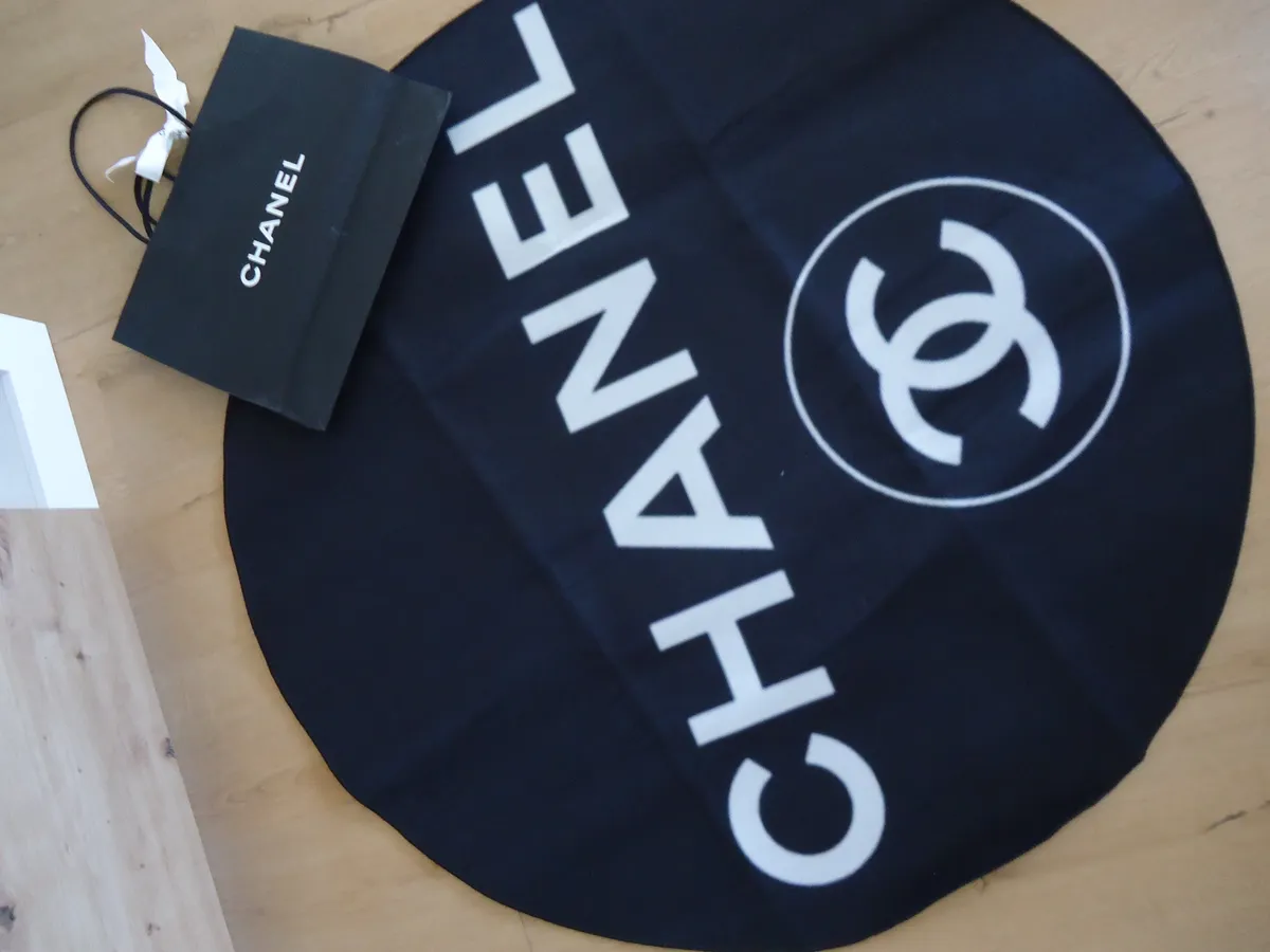 Chanel Messedeko Teppich XXL mit Trgatasche, € 90,- (1210 Langenzersdorf)