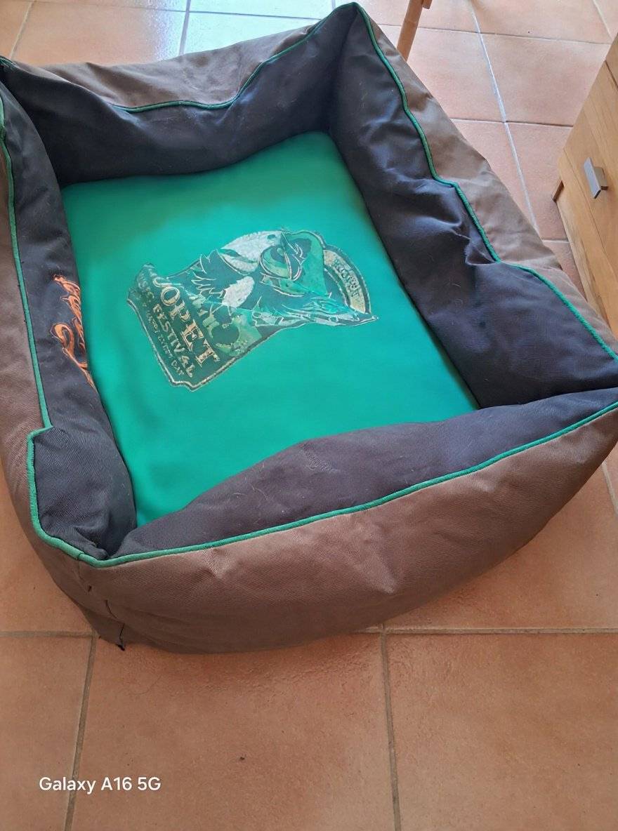 Hundebett gebraucht zu verschenken,  0,- (6020 Innsbruck) - willhaben