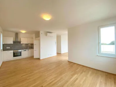 Exklusives Penthouse mit Terrasse, Weitblick u Tiefgarage // Exclusive Penthouse with Terrace, Panoramic Views u Underground Parking // – Bild 2