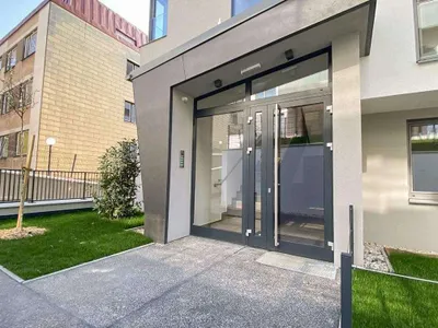 Exklusives Penthouse mit Terrasse, Weitblick u Tiefgarage // Exclusive Penthouse with Terrace, Panoramic Views u Underground Parking // – Bild 3