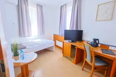 18-Zimmer-Gewerbeimmobilie kaufen in Neusiedl am See – 4 466 m², € 2.790.000 – Bild 13 von 47