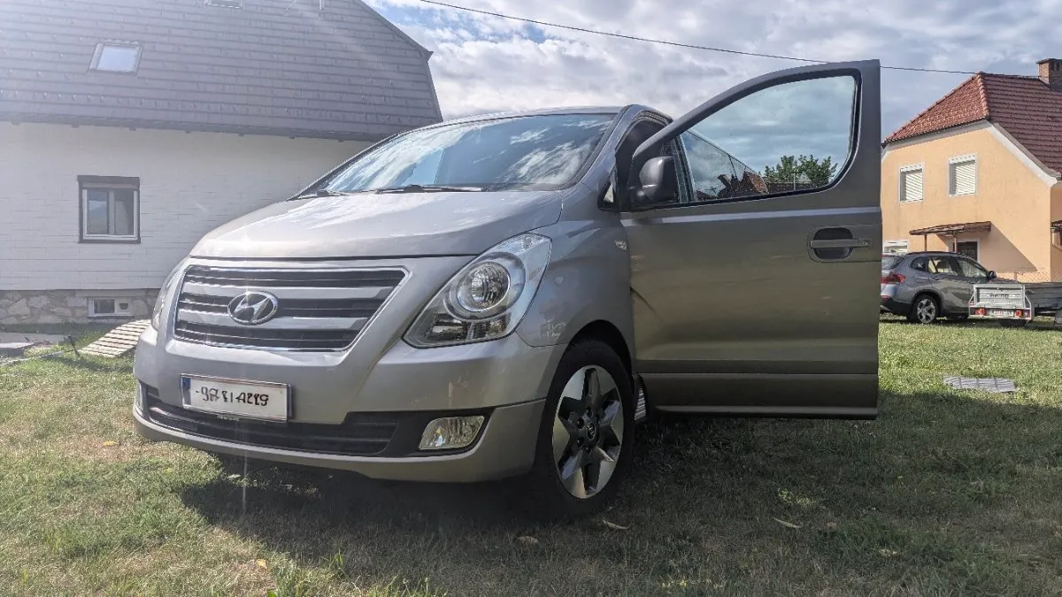 Hyundai Starex
