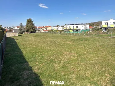 Grundstück kaufen in Bruck an der Leitha – 2 080 m², € 400.000 – Bild 1 von 4