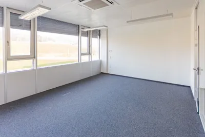 6-Zimmer-Gewerbeimmobilie mieten in Salzburg Stadt – 205 m², € 3.610 – Bild 10 von 11