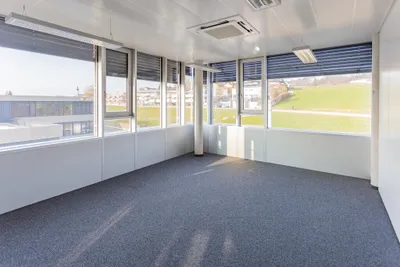 6-Zimmer-Gewerbeimmobilie mieten in Salzburg Stadt – 205 m², € 3.610 – Bild 7 von 11