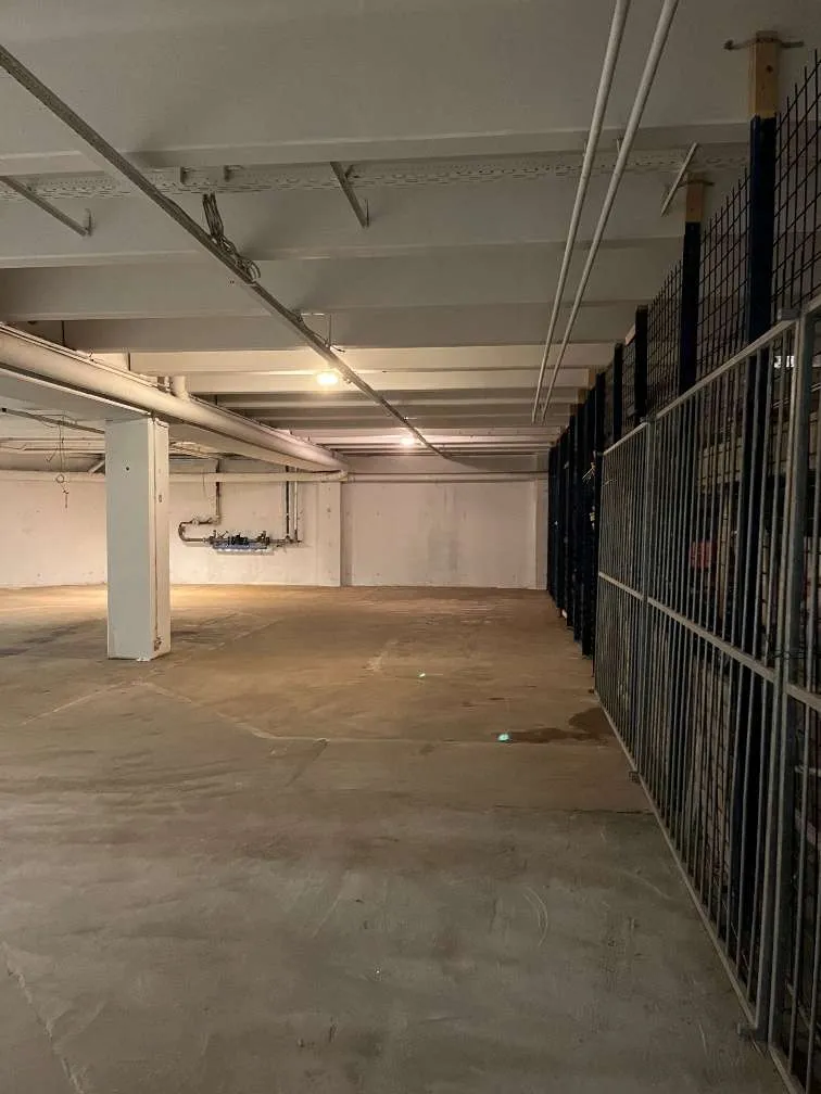 Provisionsfreie Lagerhalle mit Rolltor - Ansicht 2