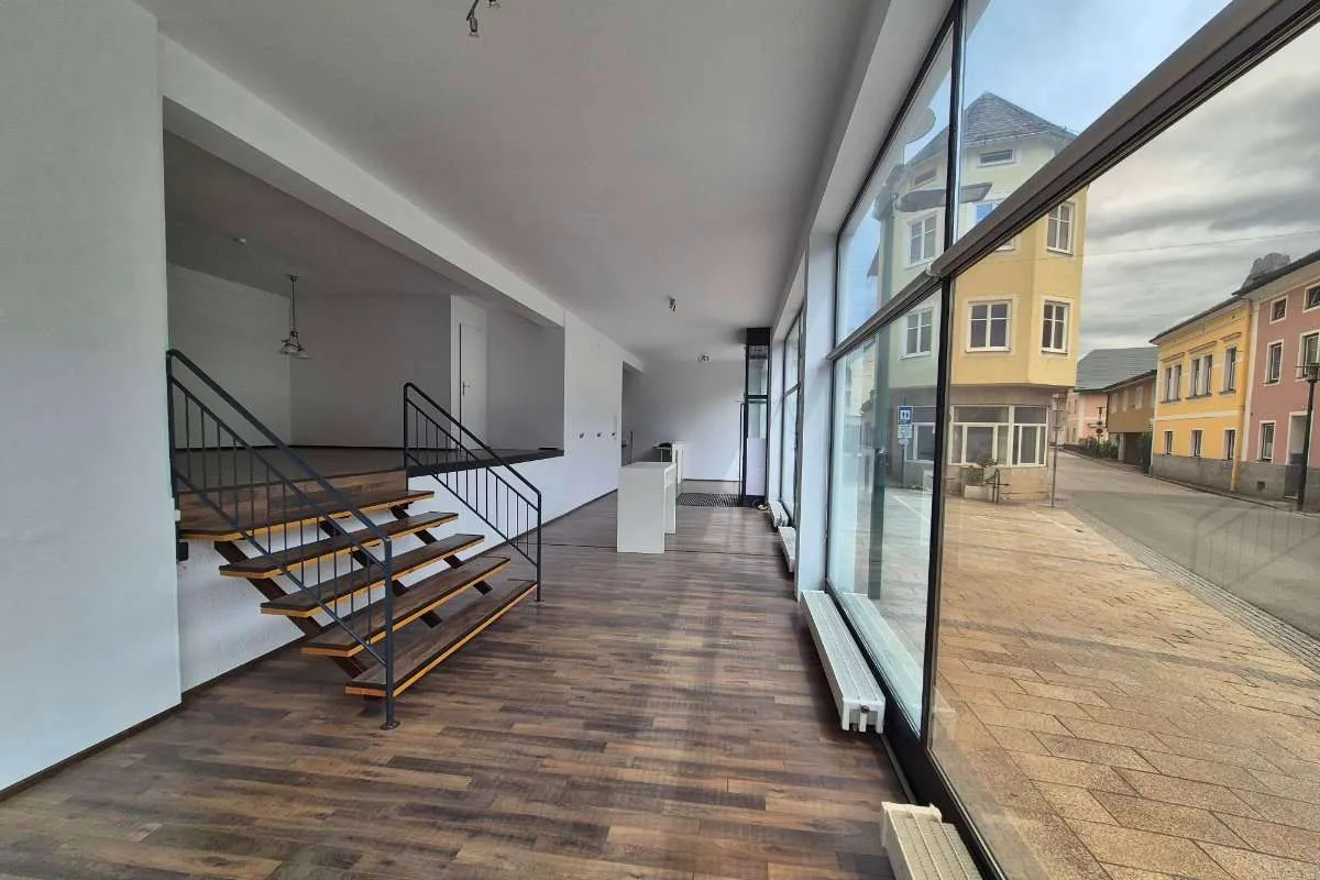 Sichtbares Geschäftslokal / Lager / Büro / Praxis in zentraler Lage Ebensee - 100 m² mit Schaufenster - Ansicht 3