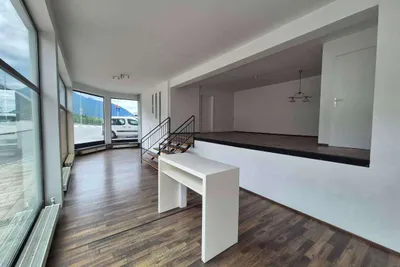Gewerbeimmobilie mieten in Gmunden – 106 m², € 600 – Bild 2 von 11