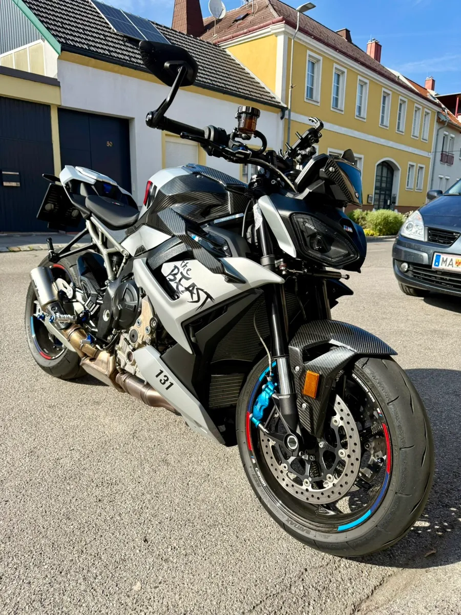 BMW M 1000 R