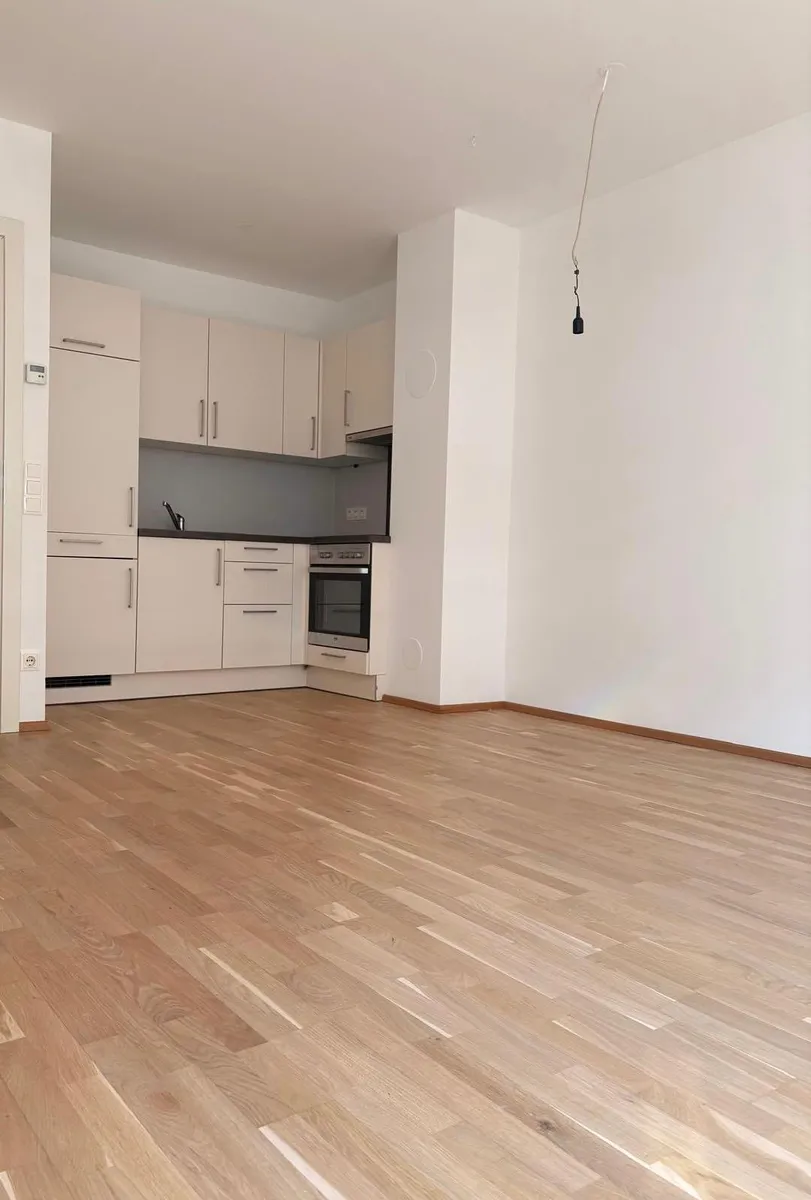 **CHARMANTE 2-ZIMMER-WOHNUNG MIT BALKON & TG-PLATZ - TOP Preis ** – pohled 3