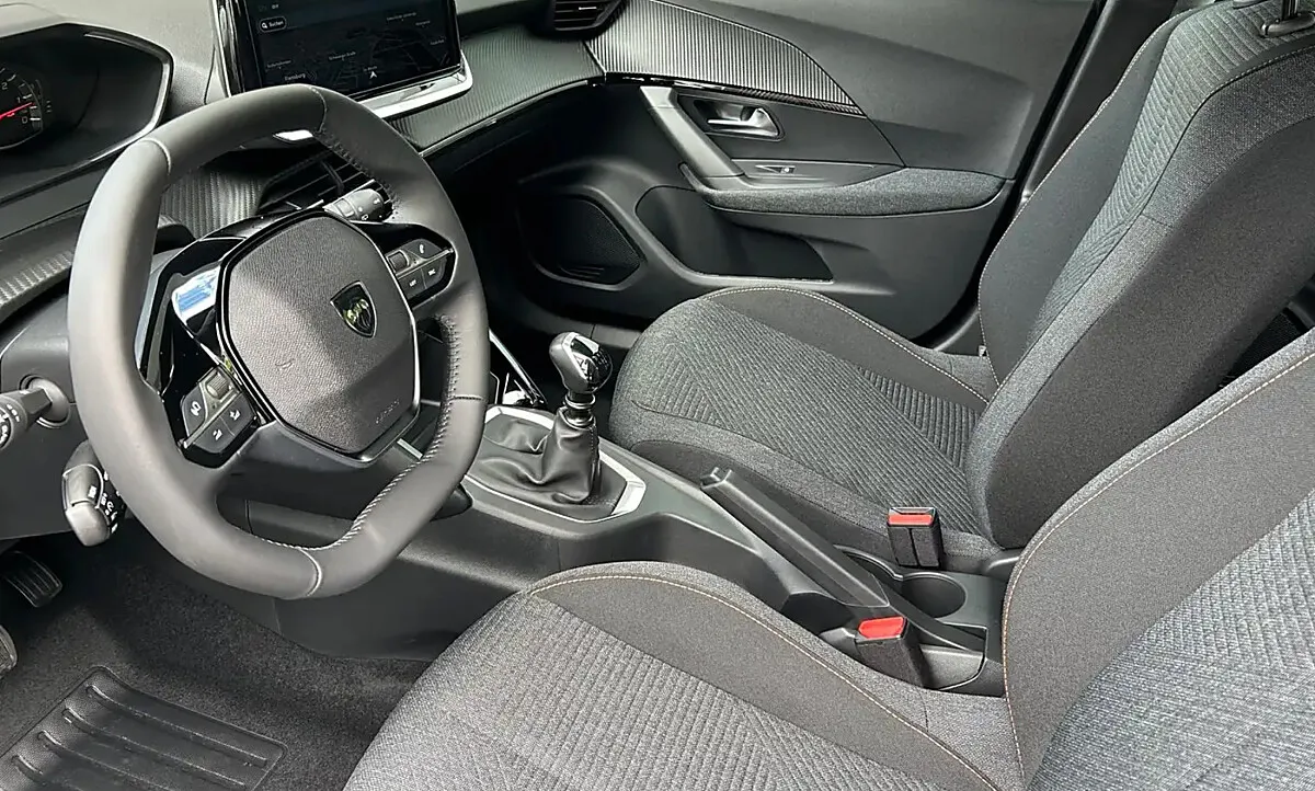 Peugeot 2008 100PS 1.2 PureTech – Bild 8