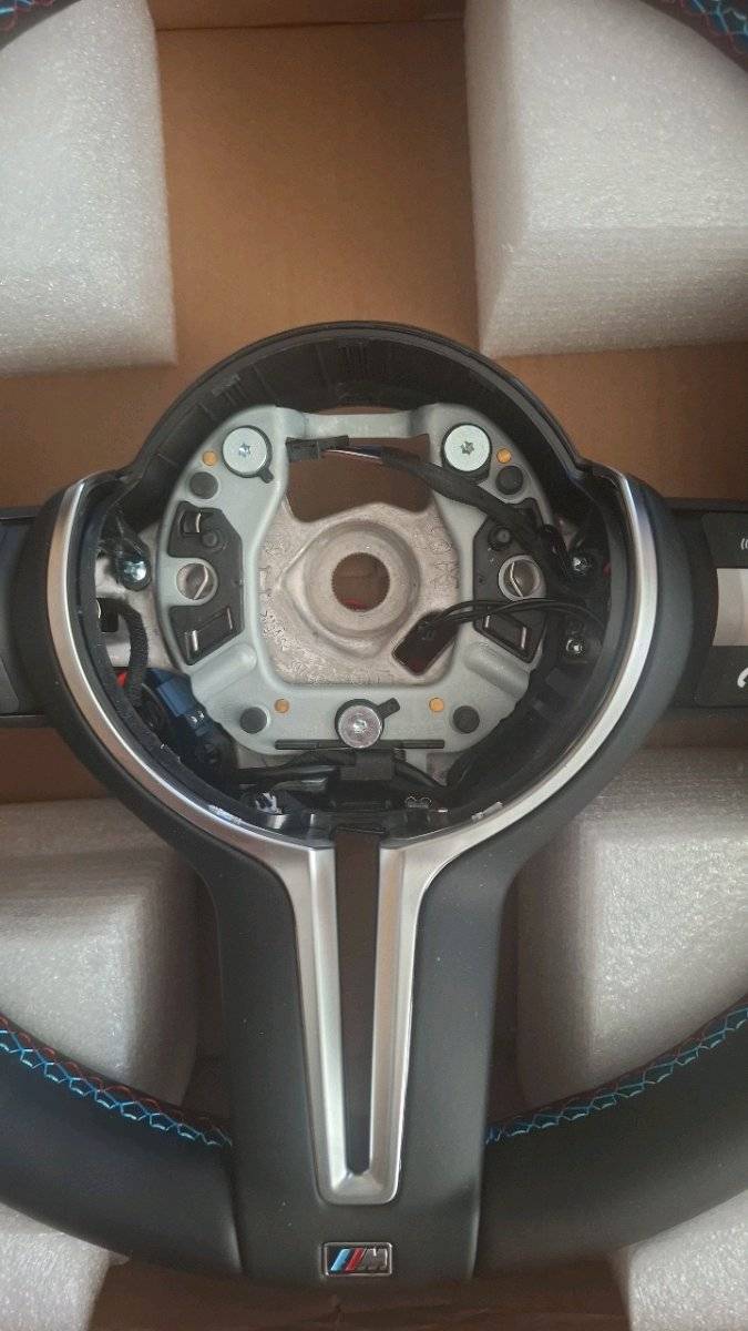 M Lenkrad BMW F30/36 usw M Sport Lenrkad mit vibration,  260,- (3580 Horn)  - willhaben